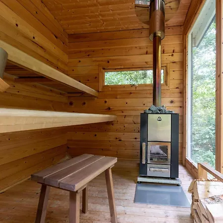 In With Sauna, Cleaning Included